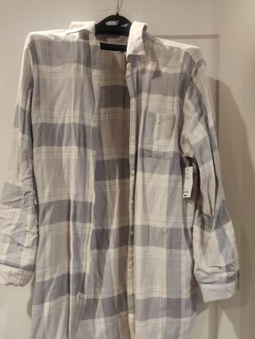 Sonoma Plaid Longline Button Up Shirt With Pockets in Gray and White